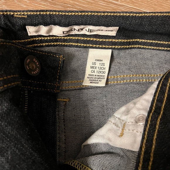 DKNY DENIM - Picture 3 of 3